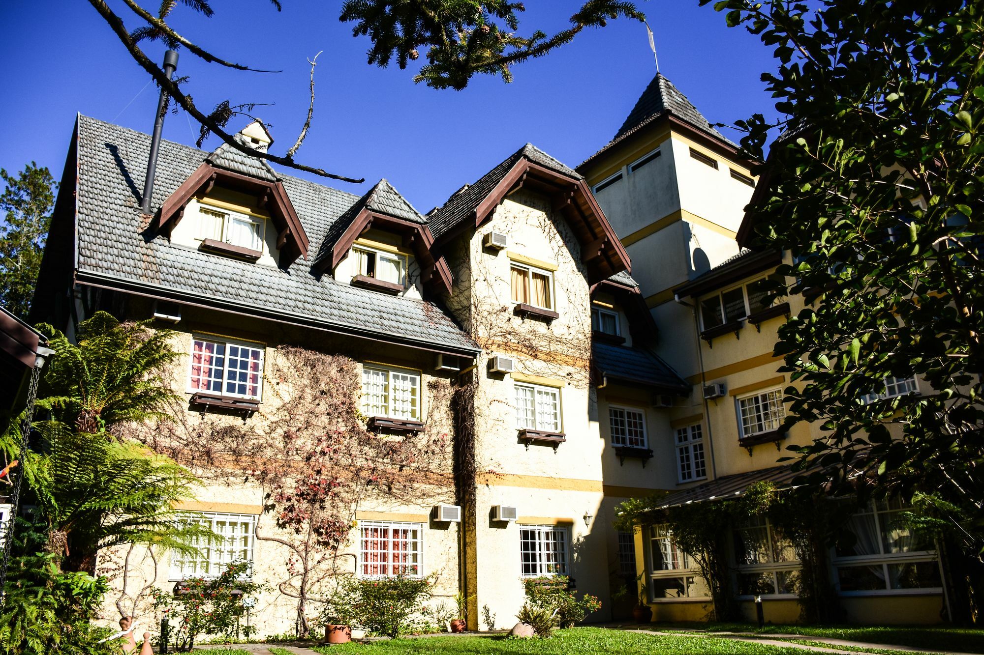 Hotel Pousada Le Chateau Gramado Exterior photo